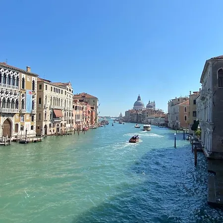 Dimora Contarini Charm Apartment On Grand Canal-2